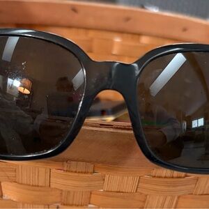Ray-Ban Black Oversized Women's Sunglasses